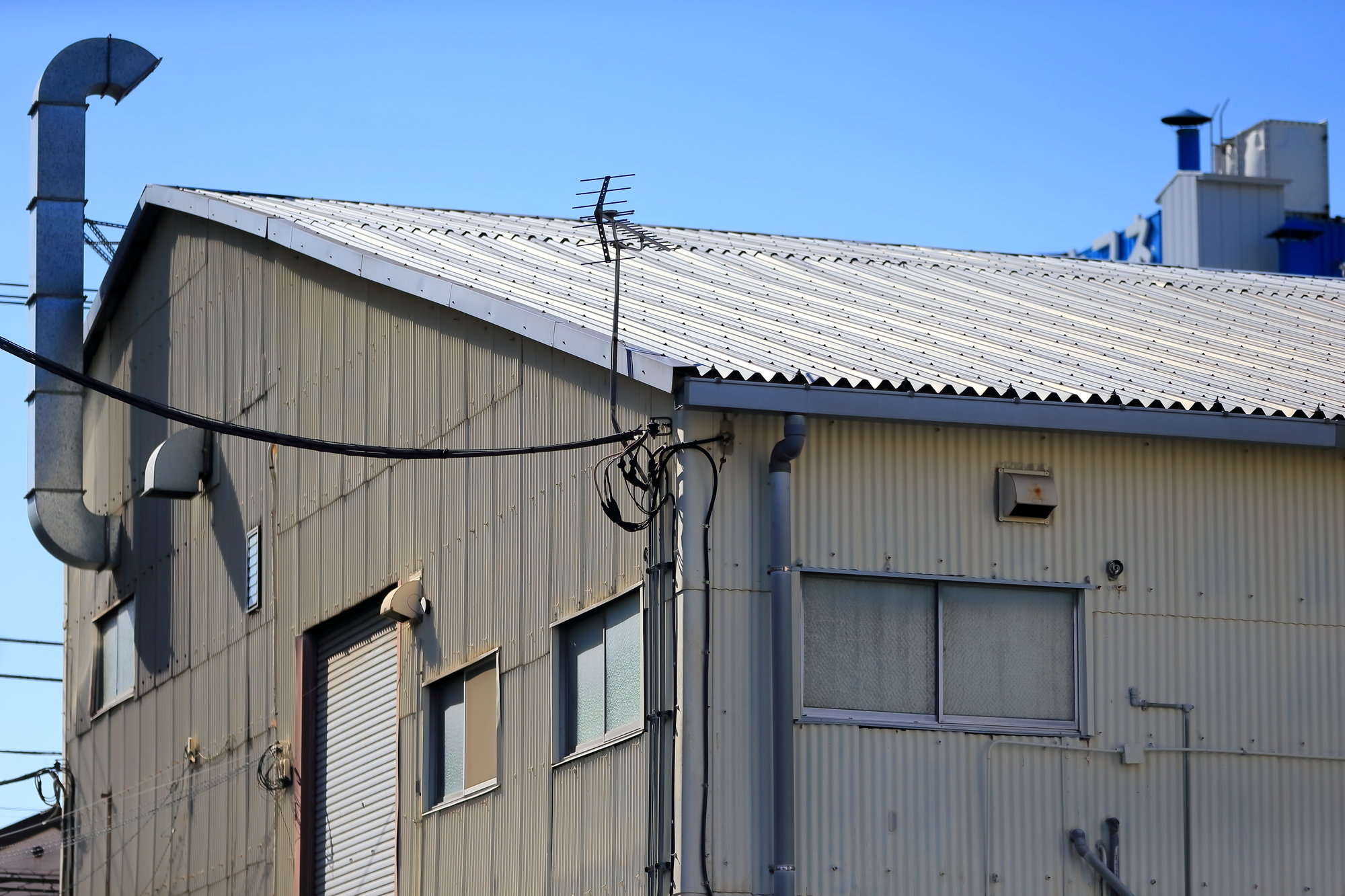 暑くなりやすい工場の屋根