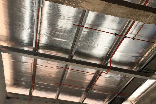 遮熱シートが工場・倉庫に効果的な理由