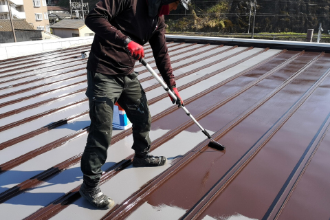 金属屋根の防錆塗装の塗料とは？種類やデメリットも紹介